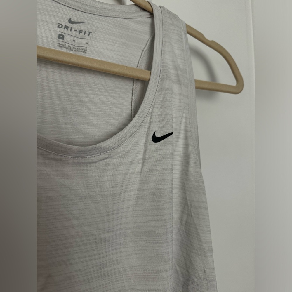 NWT Nike dri fit tank top - Picture 5 of 6